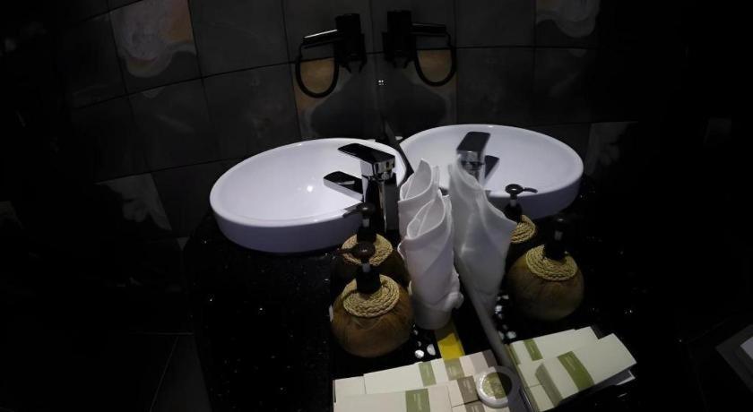 De Art Hotel Phnom Penh Bagian luar foto