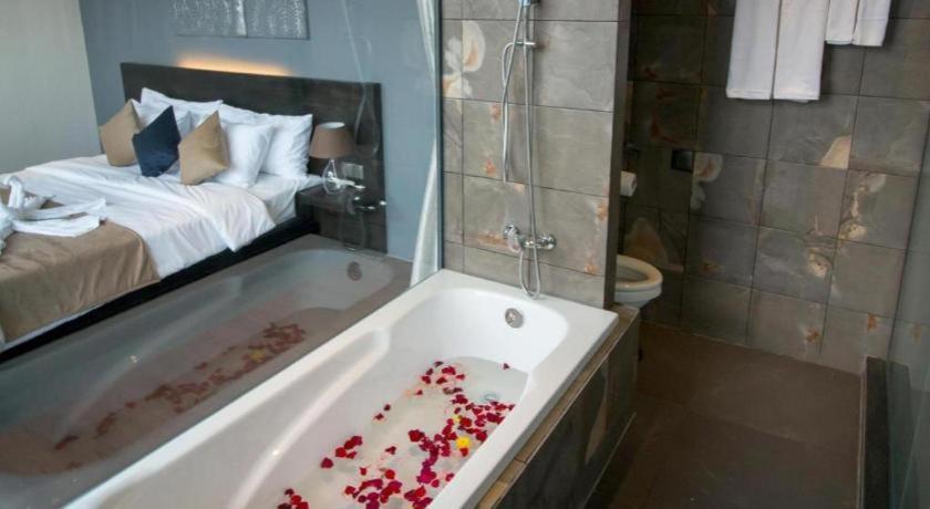 De Art Hotel Phnom Penh Bagian luar foto